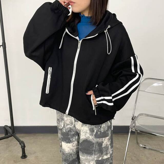 袖ライン切替ZIPパーカー