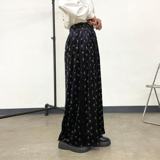 ベロア柄Iラインスカート