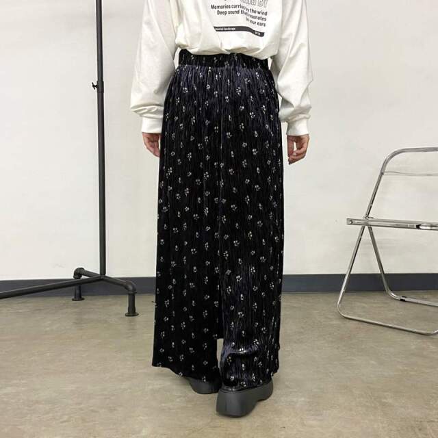 ベロア柄Iラインスカート