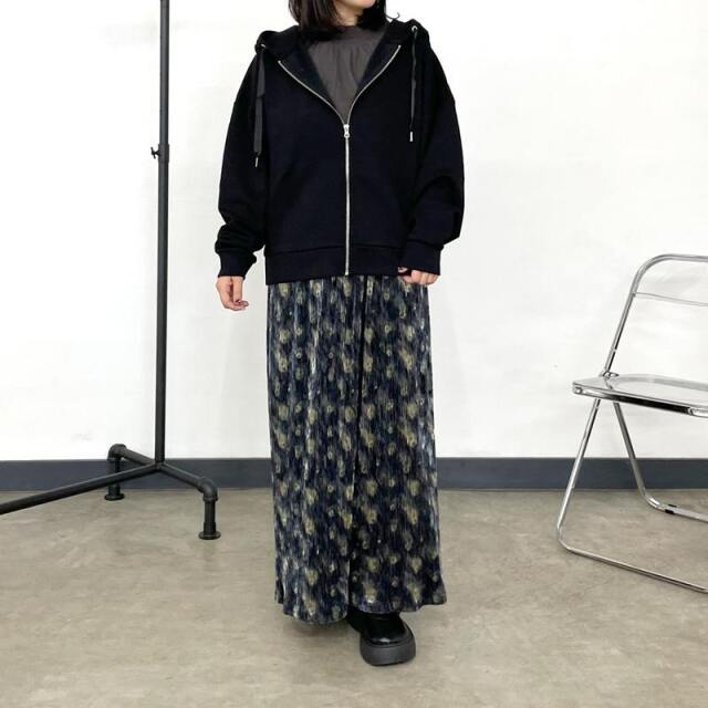 ベロア柄Iラインスカート