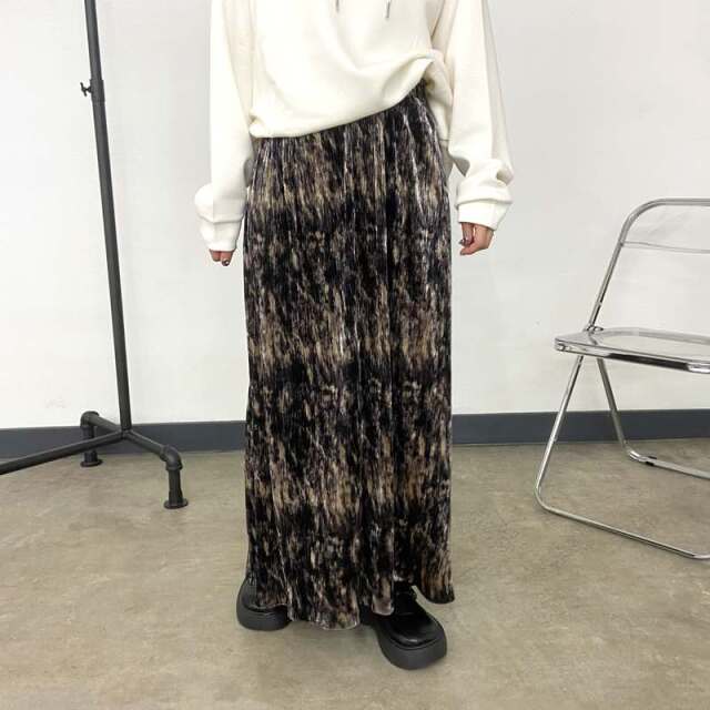 ベロア柄Iラインスカート