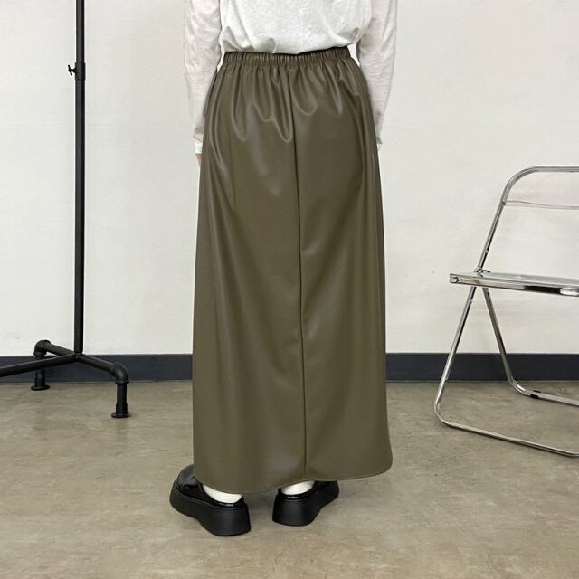 合成皮革フレアスカート