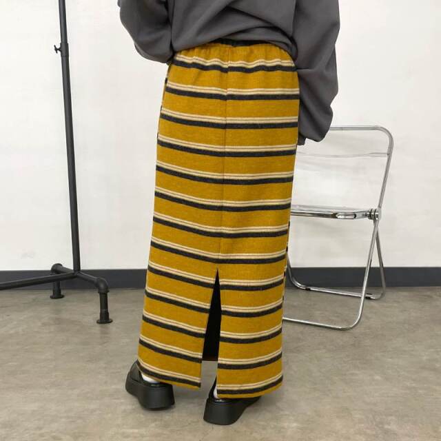 マルチボーダーニットIラインスカート