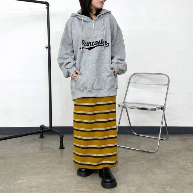 ハーフZIPロゴパーカー