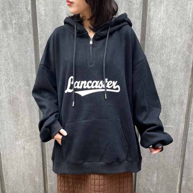 ハーフZIPロゴパーカー