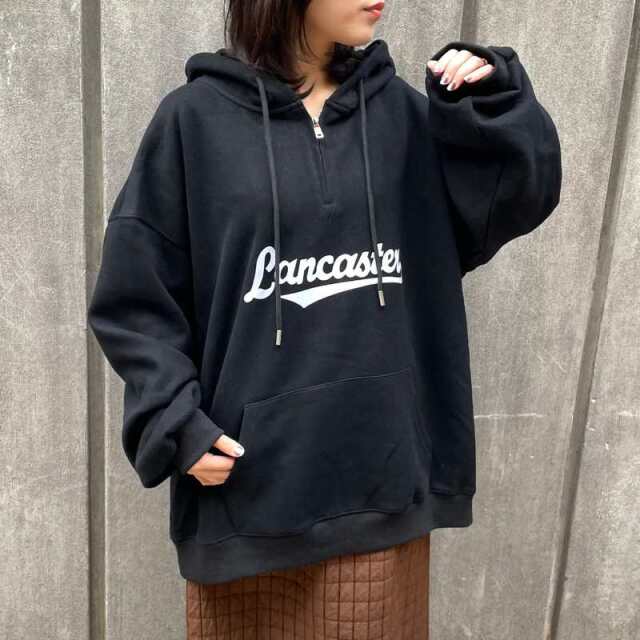 ハーフZIPロゴパーカー