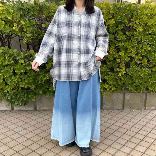 グラデーションデニムパンツ