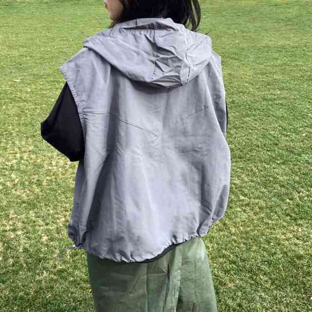 ナイロンフードベスト