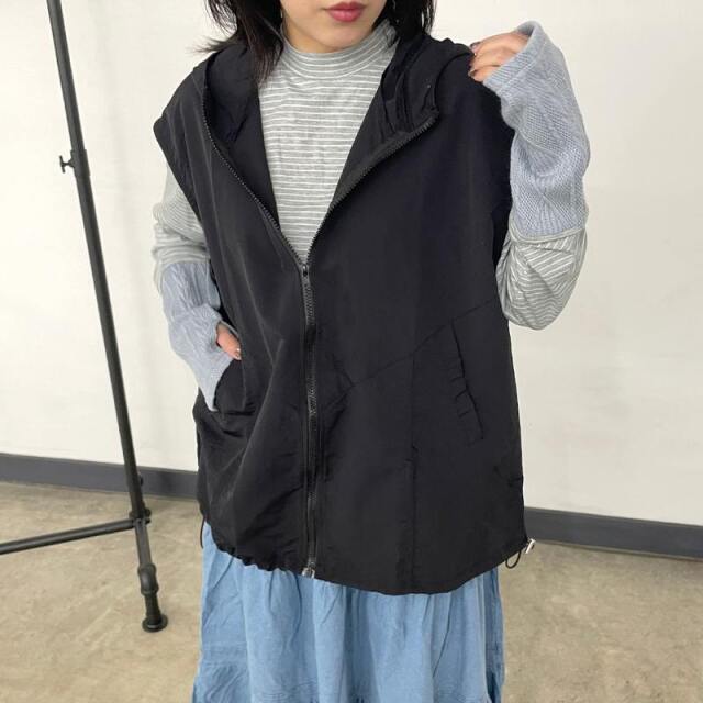 ナイロンフードベスト