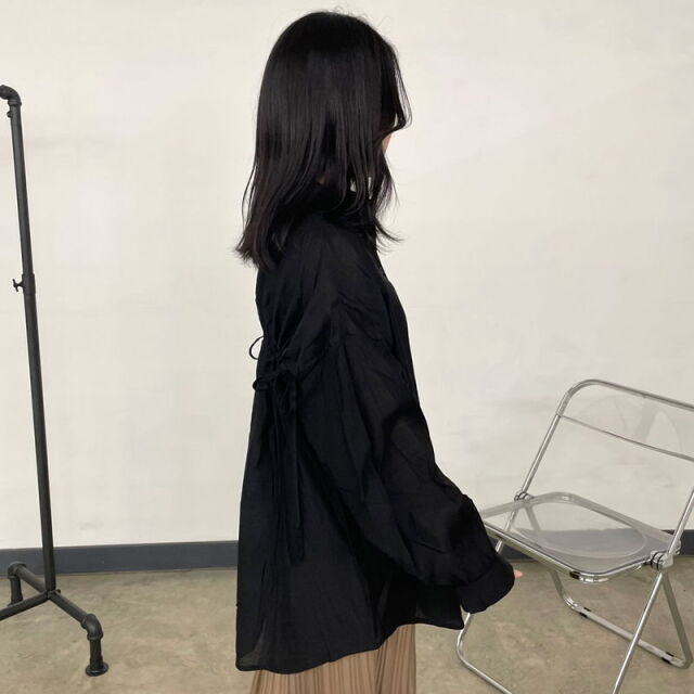 バックドロストシアーシャツ