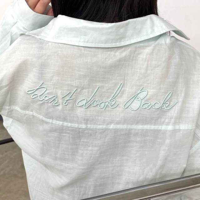 バックロゴスラブシャツ