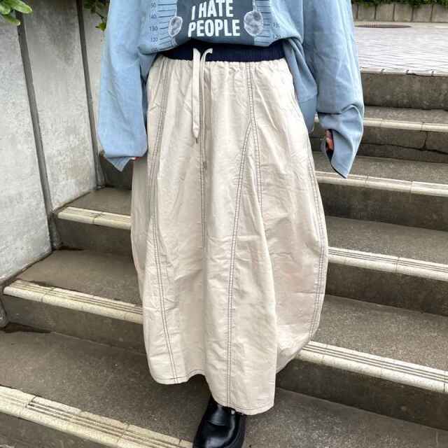 配色ステッチスカート