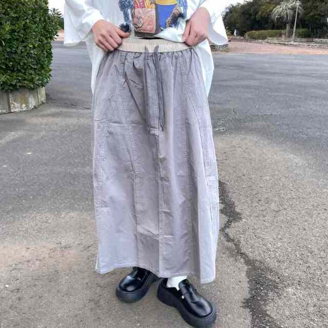 配色ステッチスカート