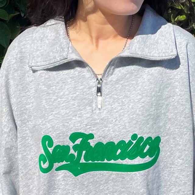 襟付きハーフジップロゴBIGTシャツ