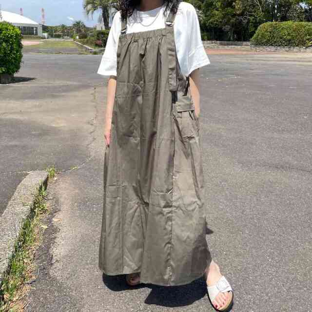 ナイロン風カーゴジャンパースカート