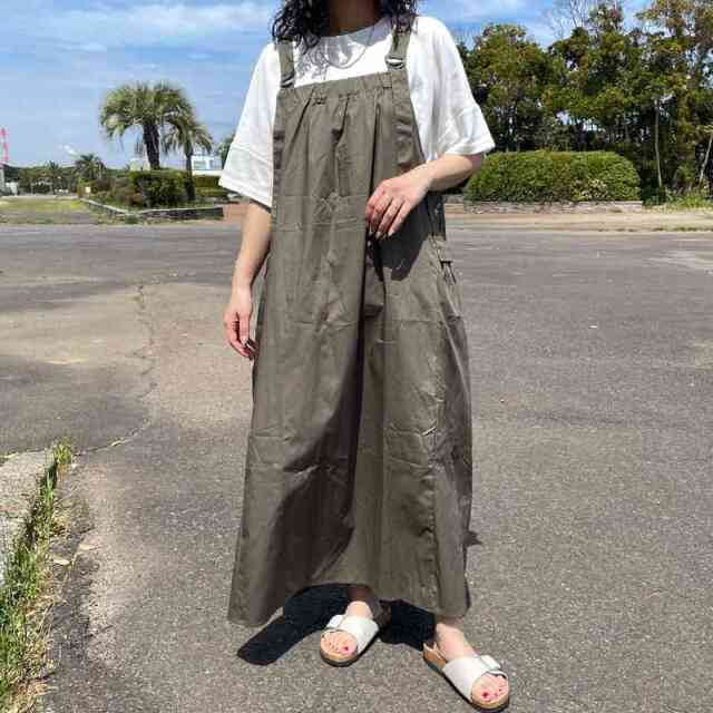 ナイロン風カーゴジャンパースカート