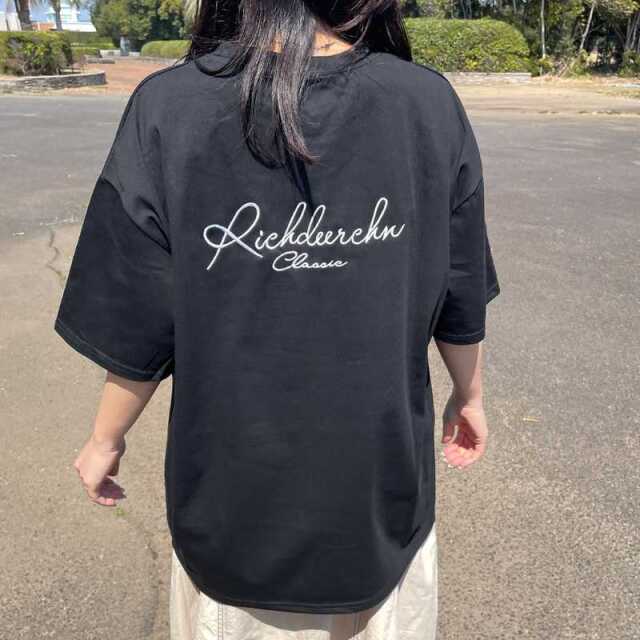 バック刺繍ロゴTシャツ