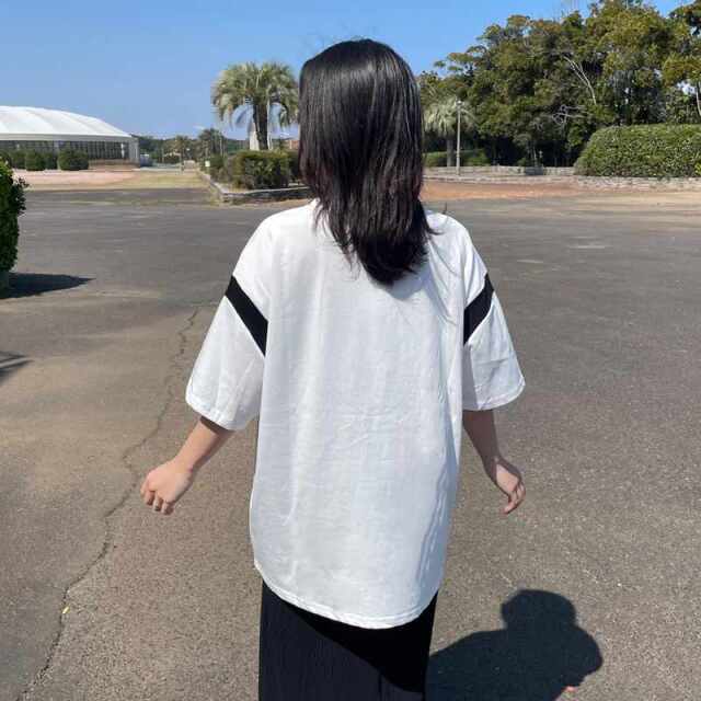 袖配色ロゴTシャツ