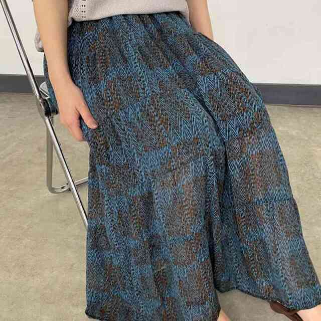 総柄ティアードスカート