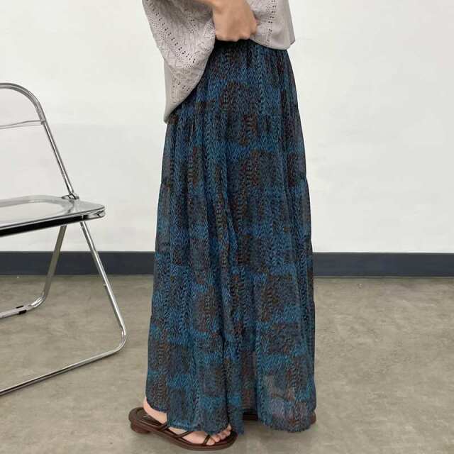 総柄ティアードスカート