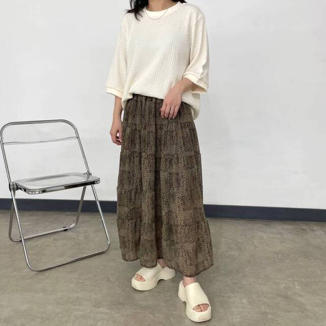 総柄ティアードスカート