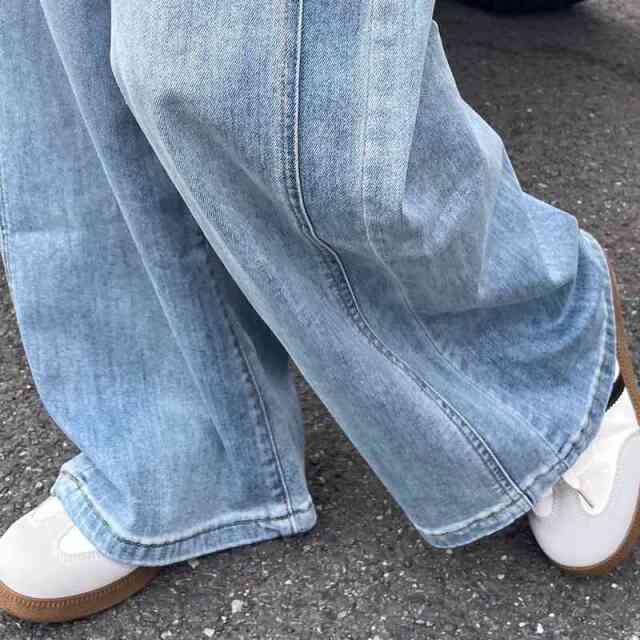 ストレートデニムパンツ