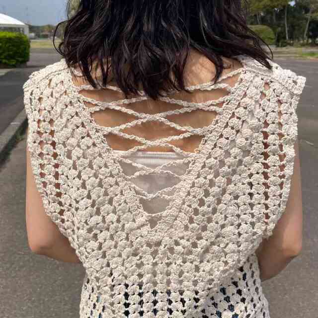 バッククロスクロシェベスト