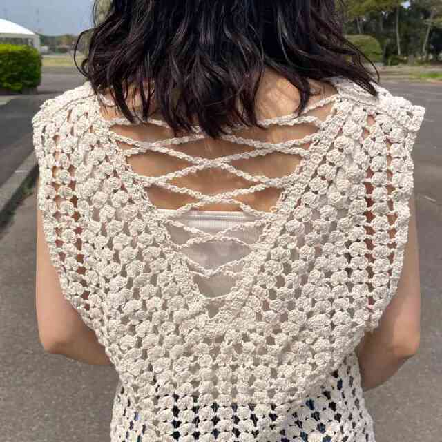 バッククロスクロシェベスト