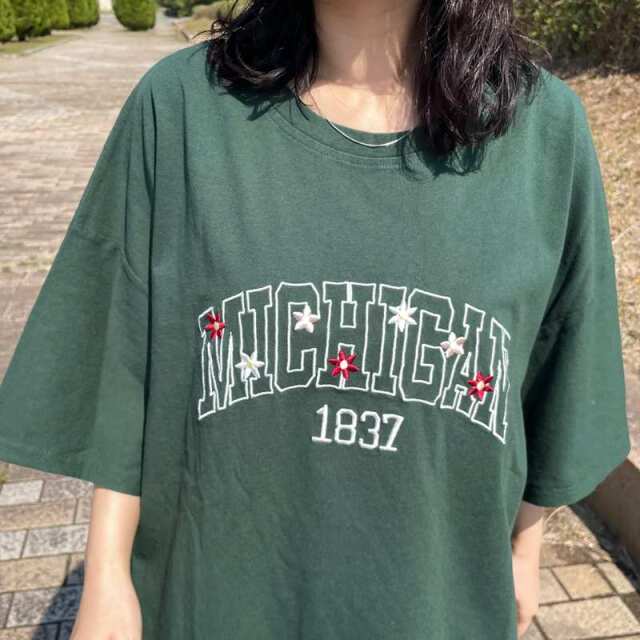 カレッジロゴ花刺繍BIGTシャツ