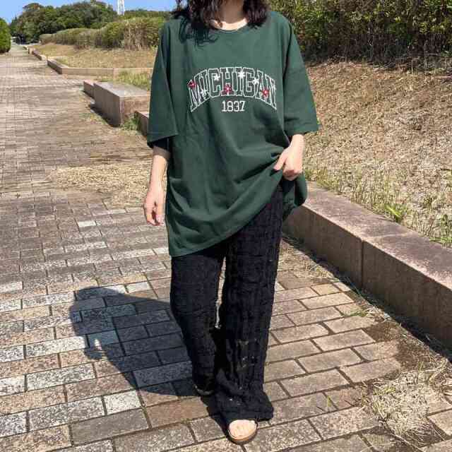 カレッジロゴ花刺繍BIGTシャツ