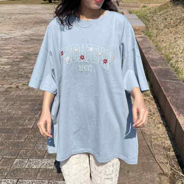 カレッジロゴ花刺繍BIGTシャツ