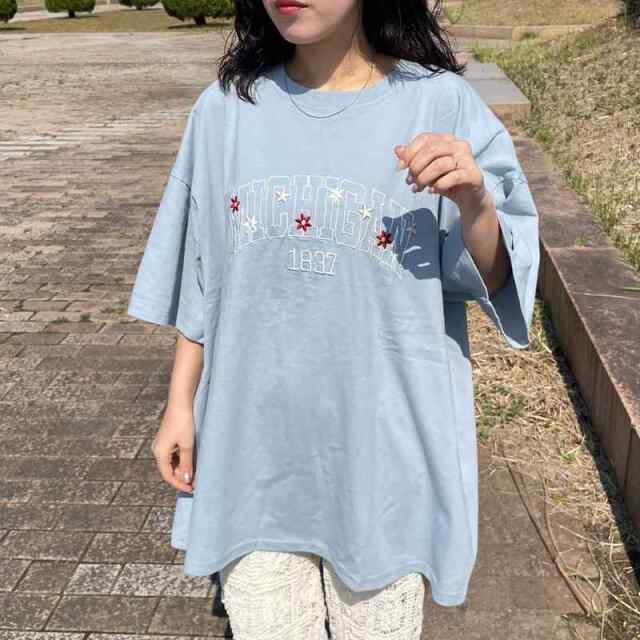 カレッジロゴ花刺繍BIGTシャツ