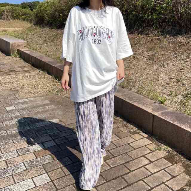 カレッジロゴ花刺繍BIGTシャツ