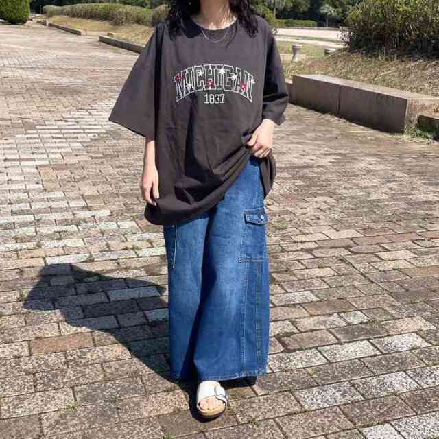 カレッジロゴ花刺繍BIGTシャツ