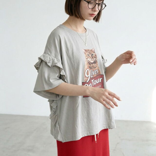 袖フリルネコプルオーバー