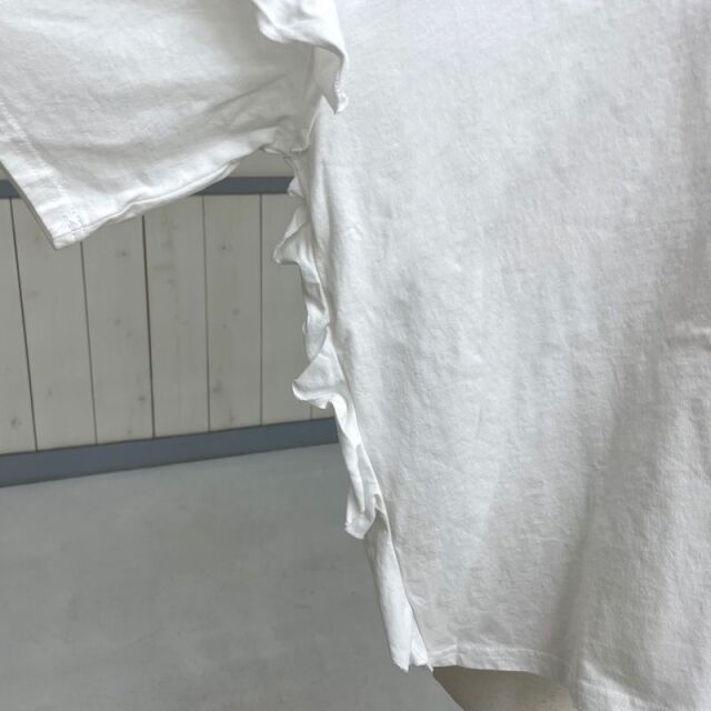 袖フリルネコプルオーバー