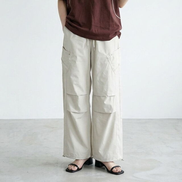 ナイロン風カーゴパンツ