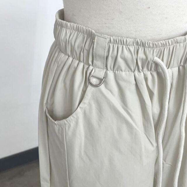 ナイロン風カーゴパンツ