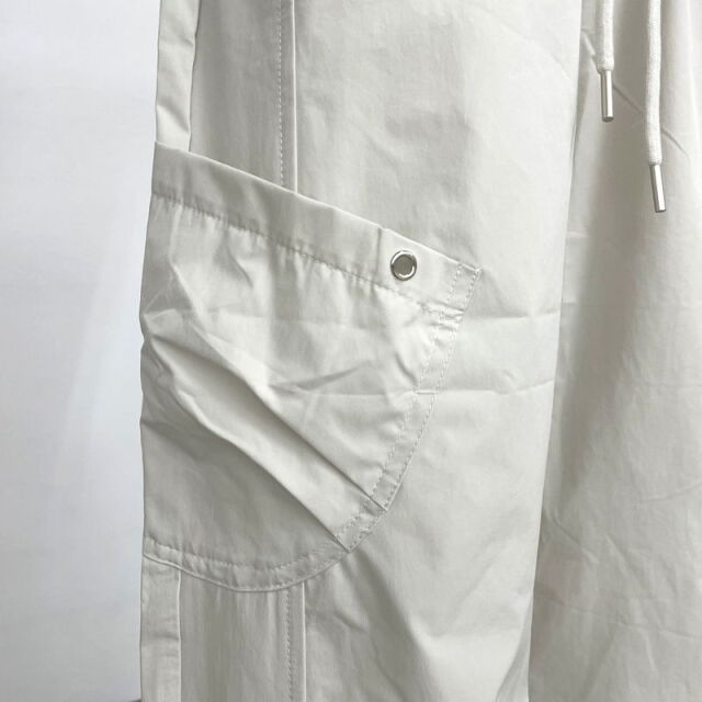 ナイロン風カーゴパンツ
