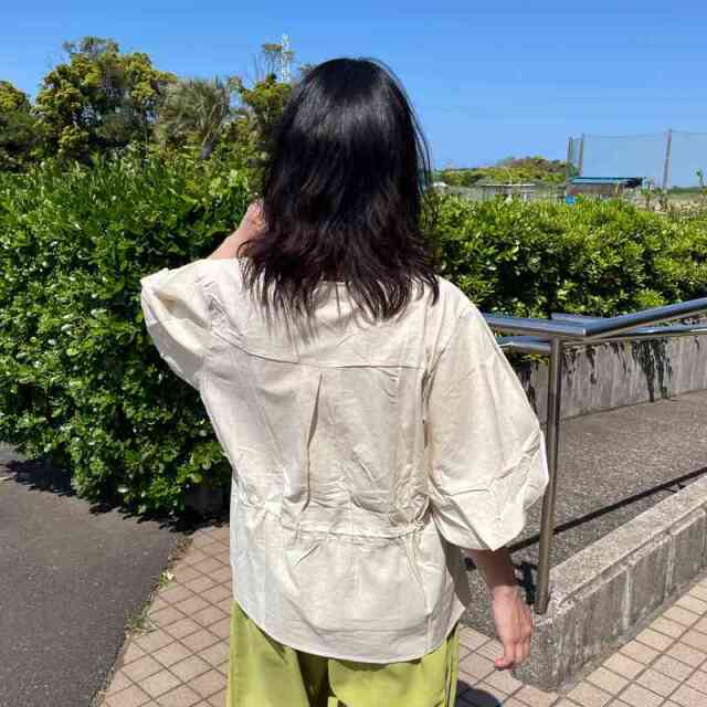 ノーカラードロストブラウス