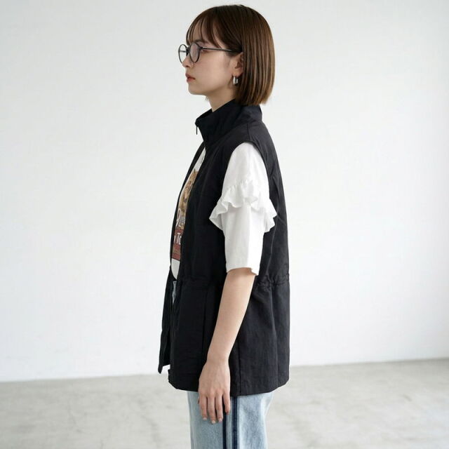 ナイロン風スタンドベスト