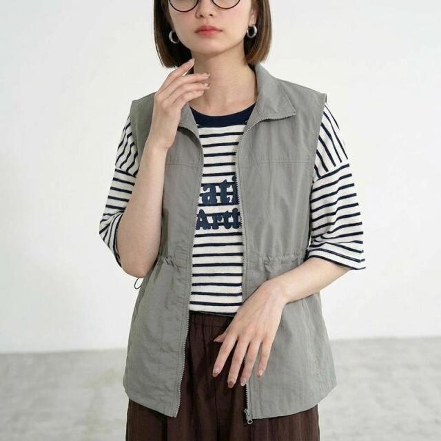 ナイロン風スタンドベスト