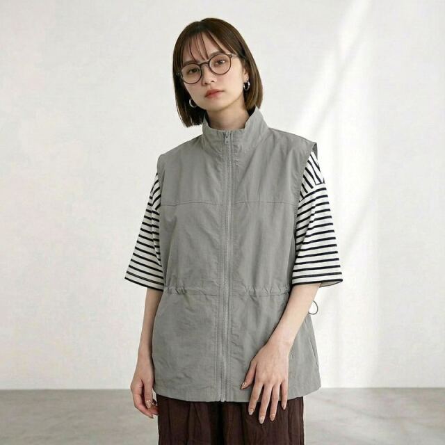 ナイロン風スタンドベスト