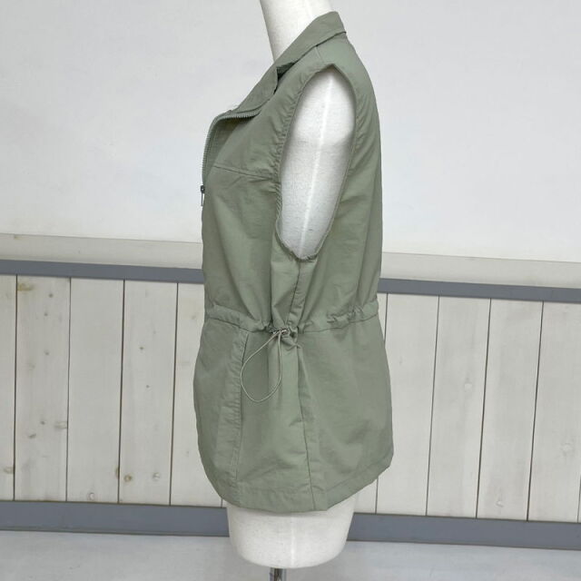 ナイロン風スタンドベスト