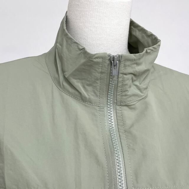 ナイロン風スタンドベスト