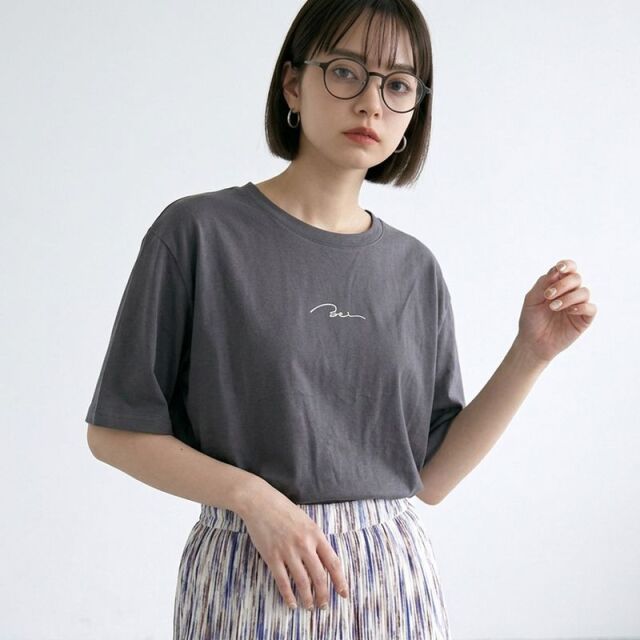 ロゴTシャツ