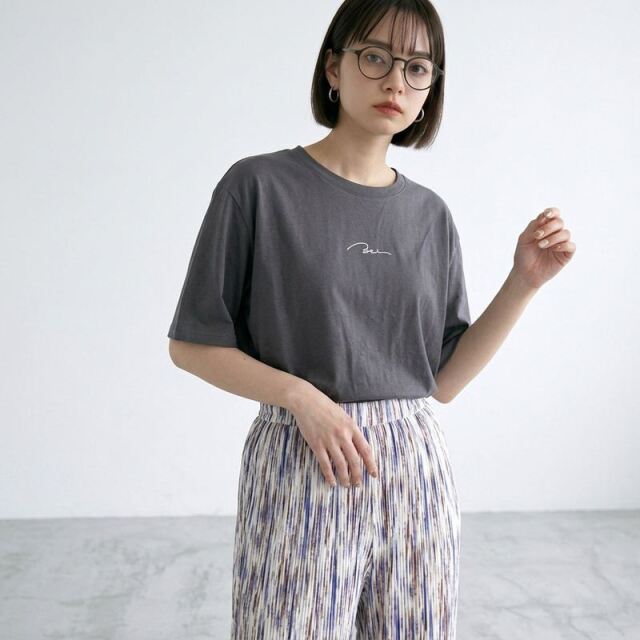 ロゴTシャツ