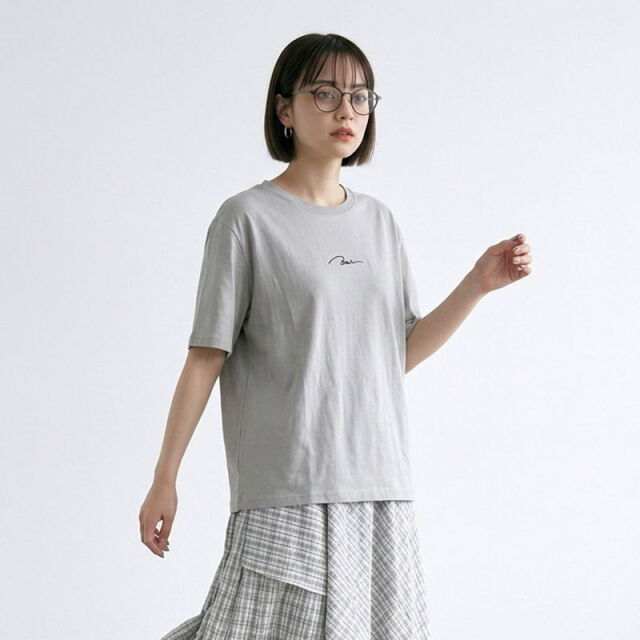 ロゴTシャツ