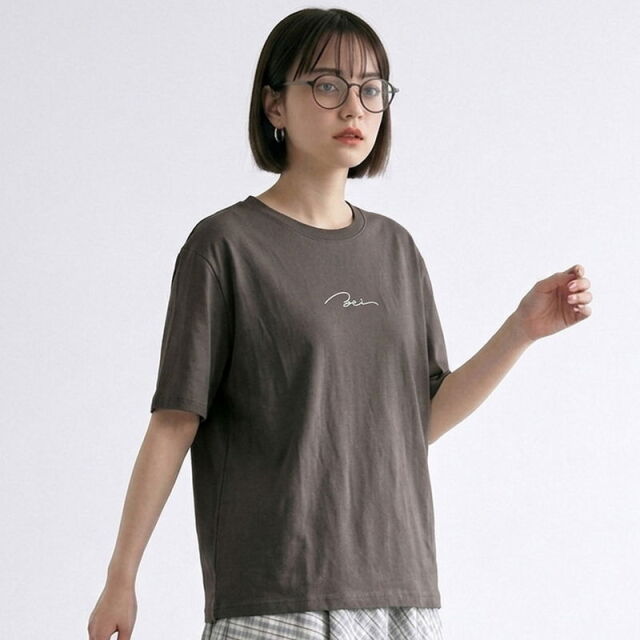 ロゴTシャツ
