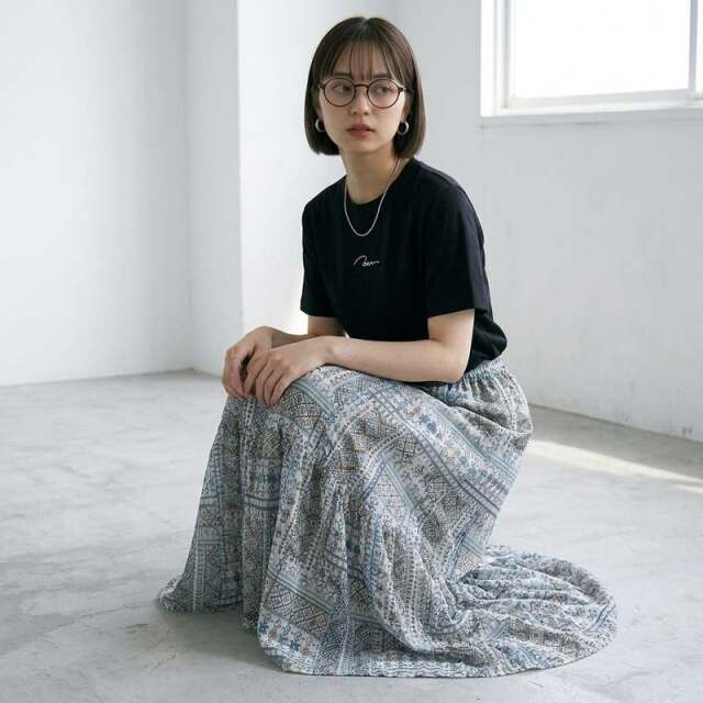 総柄ティアードスカート